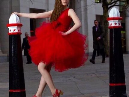 Monikas Magic Craft Dress Couture  in Red / grösse age 12